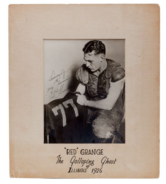 RED GRANGE SIGNED 8" BY 10" PHOTO WITH TITLING "THE GALLOPING GHOST" ON VINTAGE MATTE