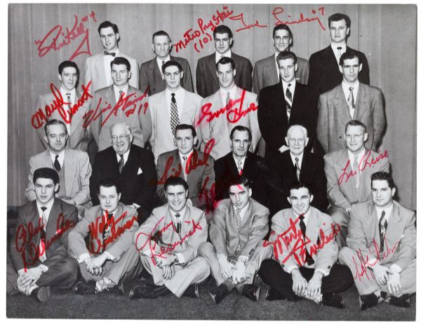 EARLY 1950S DETROIT RED WINGS TEAM SIGNED REUNION PHOTO