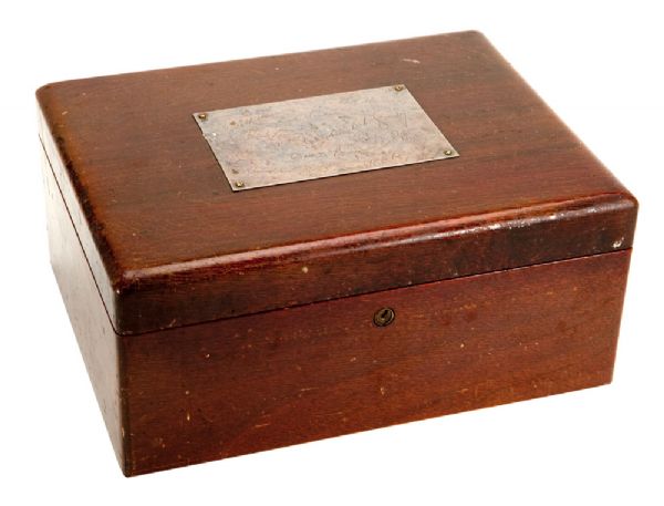 RED AUERBACHS PRESENTATIONAL CIGAR HUMIDOR FROM THE 1954-55 BOSTON CELTICS WITH ENGRAVED TEAM SIGNATURES ON SILVER PLACARD