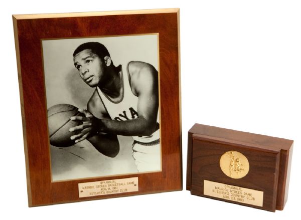 RED AUERBACHS 1963 WOOD BOX AND 1964 PLAQUE FROM MAURICE STOKES KUTCHERS CAMP