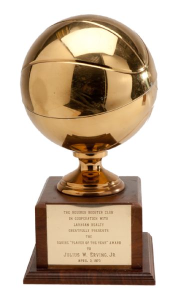 JULIUS "DR. J" ERVINGS 1973 "SQUIRE PLAYER OF THE YEAR" TROPHY FROM THE VIRGINIA SQUIRES BOOSTER CLUB