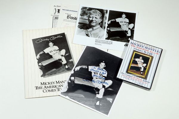 MICKEY MANTLE SIGNED 8 BY 10 PHOTO, MANTLE SEALED DVD, AND PRESS KIT PROMOTING THE DVD