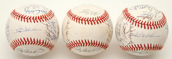 EARLY 1990S MILWAUKEE BREWERS TEAM SIGNED BASEBALLS W/ROBIN YOUNT