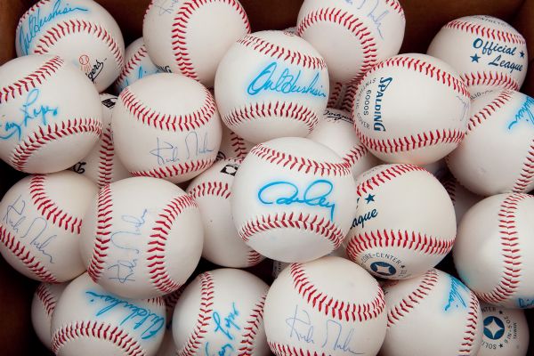 LOT OF (42) LOS ANGELES DODGERS SINGLE SIGNED BASEBALLS INC. HERSHISER (10), CEY (12), GIBSON (10) AND LOPES (10) 