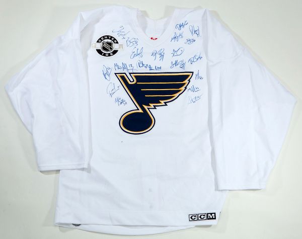 ST. LOUIS BLUES TEAM SIGNED CENTER ICE JERSEY