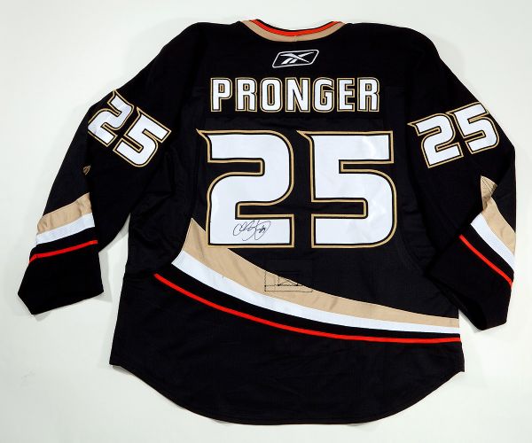 CHRIS PRONGER AUTOGRAPHED REPLICA DUCKS JERSEY & AUTOGRAPHED GAME USED WARRIOR STICK