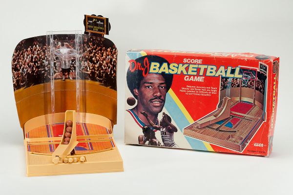 1970S DR. J. SCORE BASKETBALL GAMEBY ILLCO TOY COMPANY