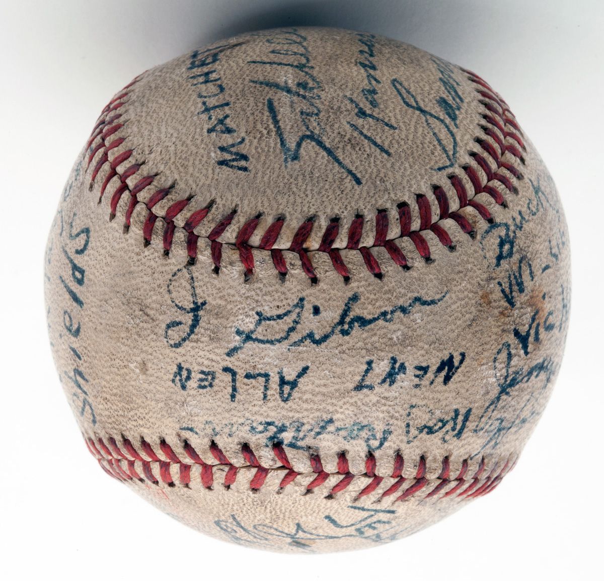Lot Detail - RARE AND SIGNIFICANT 1942 NEGRO LEAGUE AUTOGRAPHED BASEBALL  WITH FOUR HALL OF FAMERS INCL. JOSH GIBSON AND SATCHEL PAIGE (EX-DAVID  WELLS COLLECTION)
