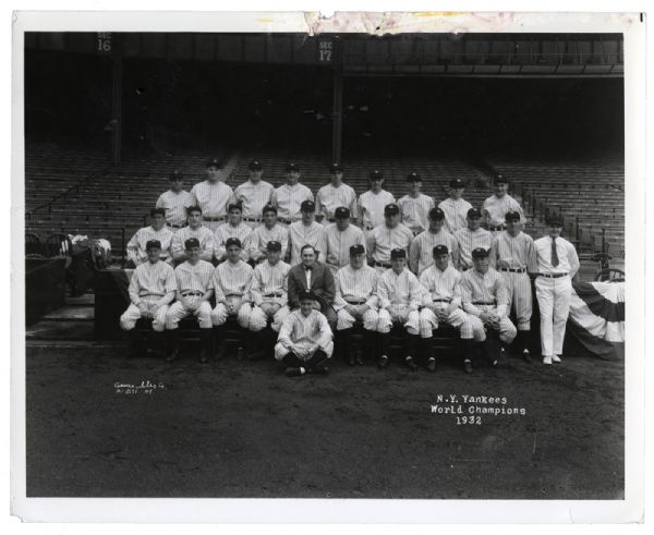 1932 WORLD CHAMPION NEW YORK YANKEES ORIGINAL COSMO-SILEO 8X10 PHOTO