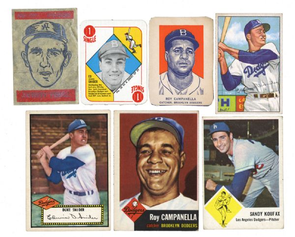 1950S-60S BROOKLYN (5) AND LOS ANGELES (2) DODGER CARD LOT OF 7 HALL OF FAMERS - CAMPANELLA (2), SNIDER (3), KOUFAX (2)