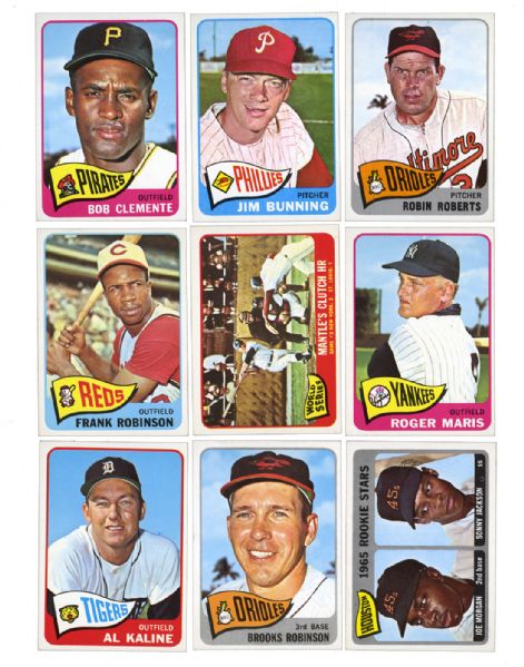 1965 TOPPS BASEBALL LOT OF 156 DIFFERENT INC. CLEMENTE, MARIS, MORGAN, KALINE, F. ROBINSON, B. ROBINSON AND 6 OTHER HALL OF FAMERS