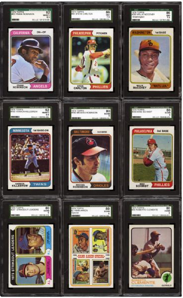 MOSTLY NM SGC GRADED 1971 THROUGH 1974 TOPPS LOT OF 82 DIFFERENT WITH HOFERS