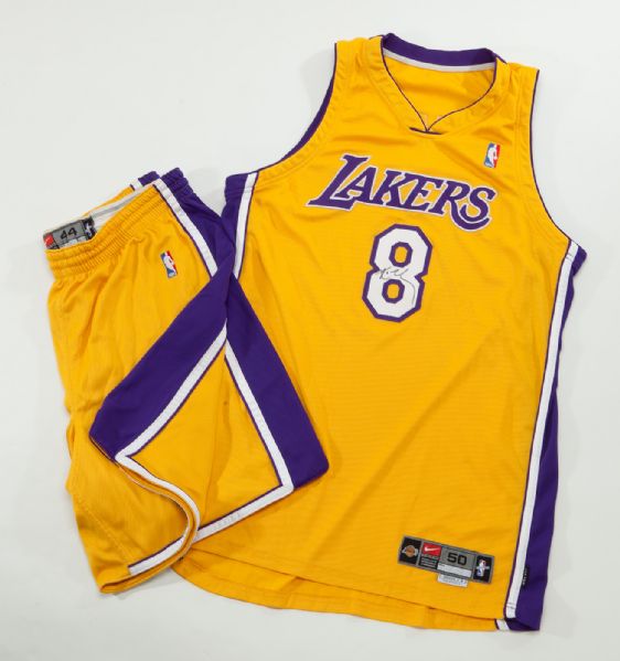 2000-01 KOBE BRYANT LOS ANGELES LAKERS GAME WORN JERSEY AND SHORTS