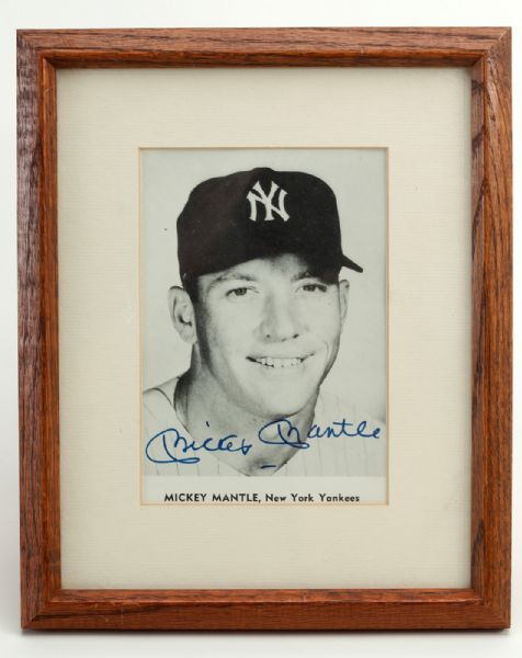 MICKEY MANTLE SIGNED AND FRAMED 5 BY 7 JAY PUBLISHING PICTURE PACK PHOTO