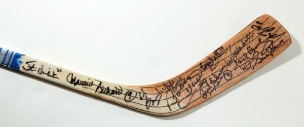 500 GOAL SCORERS SIGNED CANADIAN MODEL HOCKEY STICK INCLUDING HULL, HOWE, RICHARD, BOSSY AND OTHERS 18 TOTAL
