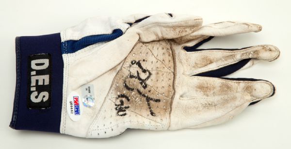NICK SWISHER SIGNED TPX GAME-USED BATTING GLOVE WITH D.E.S. EMBROIDERED
