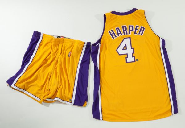 2001 RON HARPER LOS ANGELES LAKERS NBA FINALS GAME-WORN GOLD JERSEY AND SHORTS