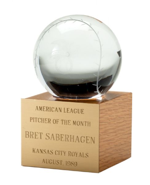 BRET SABERHAGENS 1989 SIGNED AMERICAN LEAGUE PITCHER OF THE MONTH AWARD FOR AUGUST (SABERHAGEN LOA) 