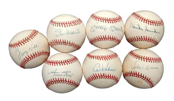  HALL OF FAME LOT OF (7) SINGLE SIGNED MLB BASEBALL INCLUDING MANTLE, MAYS, AARON AND OTHERS
