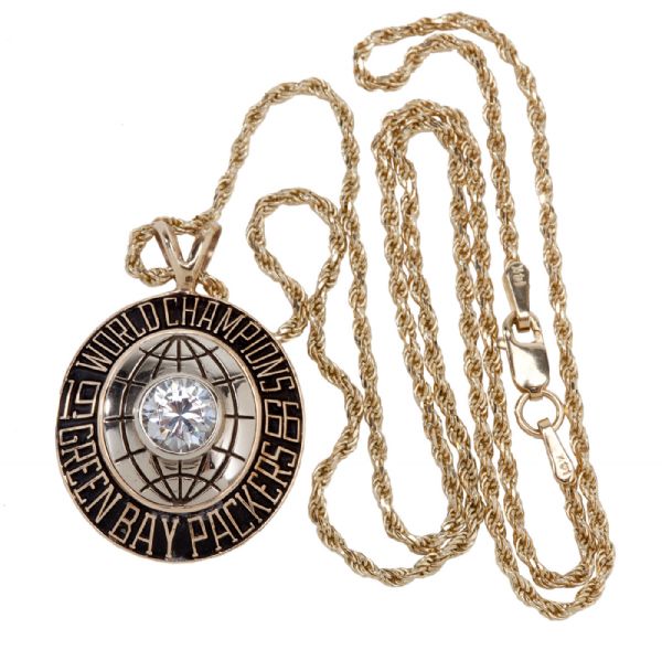 1966 GREEN BAY PACKERS SUPER BOWL I COMMEMORATIVE CHAMPIONSHIP PENDANT ISSUED TO PAUL HORNUNG’S WIFE (HORNUNG LOA)