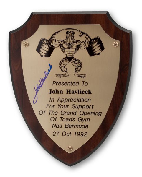 JOHN HAVLICEKS SIGNED 1992 TOADS GYM NAS BERMUDA AWARD (HAVLICEK LOA)