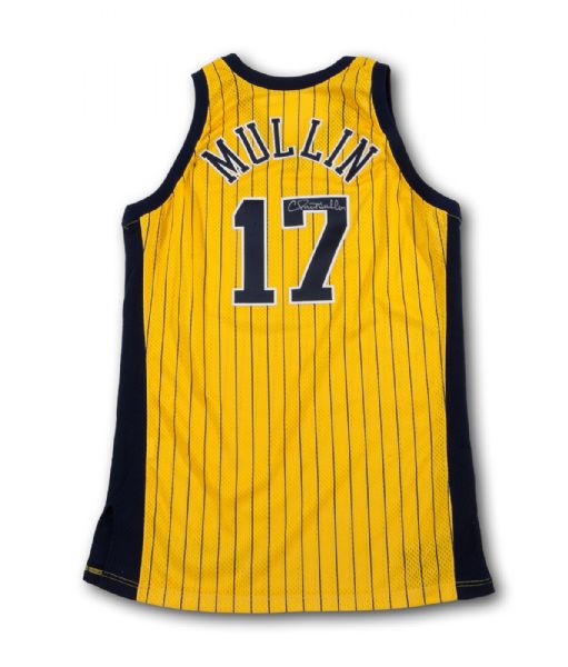  CHRIS MULLINS 1998-99 INDIANA PACERS GAME WORN AND SIGNED JERSEY (MULLIN LOA)