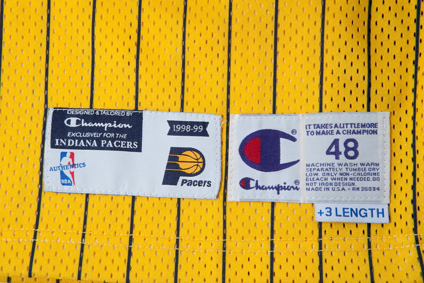 Lot Detail - CHRIS MULLIN'S 1998-99 INDIANA PACERS GAME WORN AND SIGNED  JERSEY (MULLIN LOA)