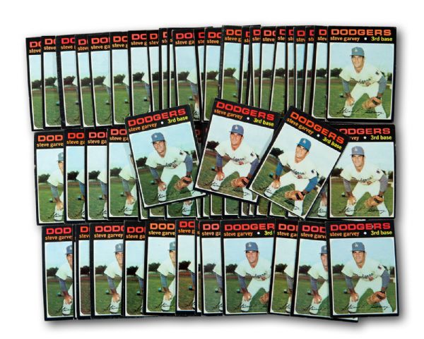 STEVE GARVEYS PERSONAL HOARD OF 1971 TOPPS #341 STEVE GARVEY ROOKIE CARDS (66 COUNT) (GARVEY LOA) 