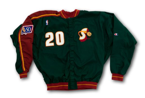 1996 GARY PAYTON SEATTLE SUPERSONICS GAME WORN ROAD WARM-UP JACKET (MEARS AUTHENTIC) 