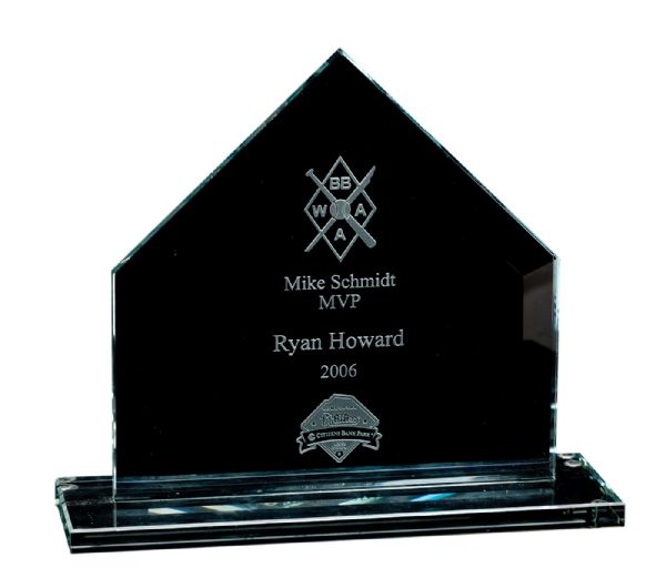 2006 RYAN HOWARD BBWA MIKE SCHMIDT MVP CRYSTAL AWARD 