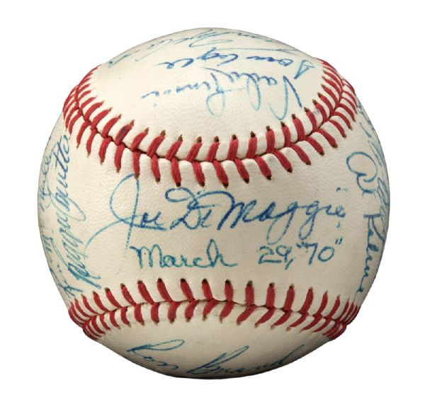  1970 MAJOR LEAGUE BASEBALL PLAYERS AND OLD TIMERS MULTI SIGNED OMLB (GILES) BASEBALL INCL. CLEMENTE AND DIMAGGIO