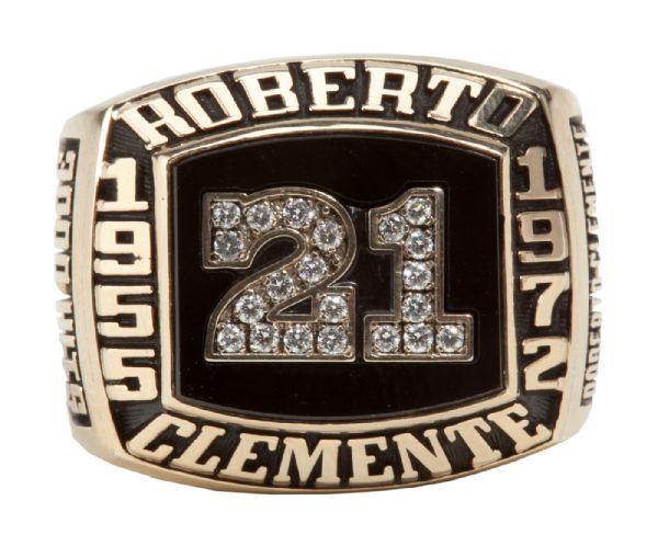 ROBERTO CLEMENTE LIMITED EDITION (#17/200) CAREER COMMEMORATIVE RING 