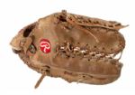 ROLLIE FINGERS GAME USED AND SIGNED RAWLINGS PRO-T PROFESSIONAL MODEL GLOVE (FINGERS LOA) 