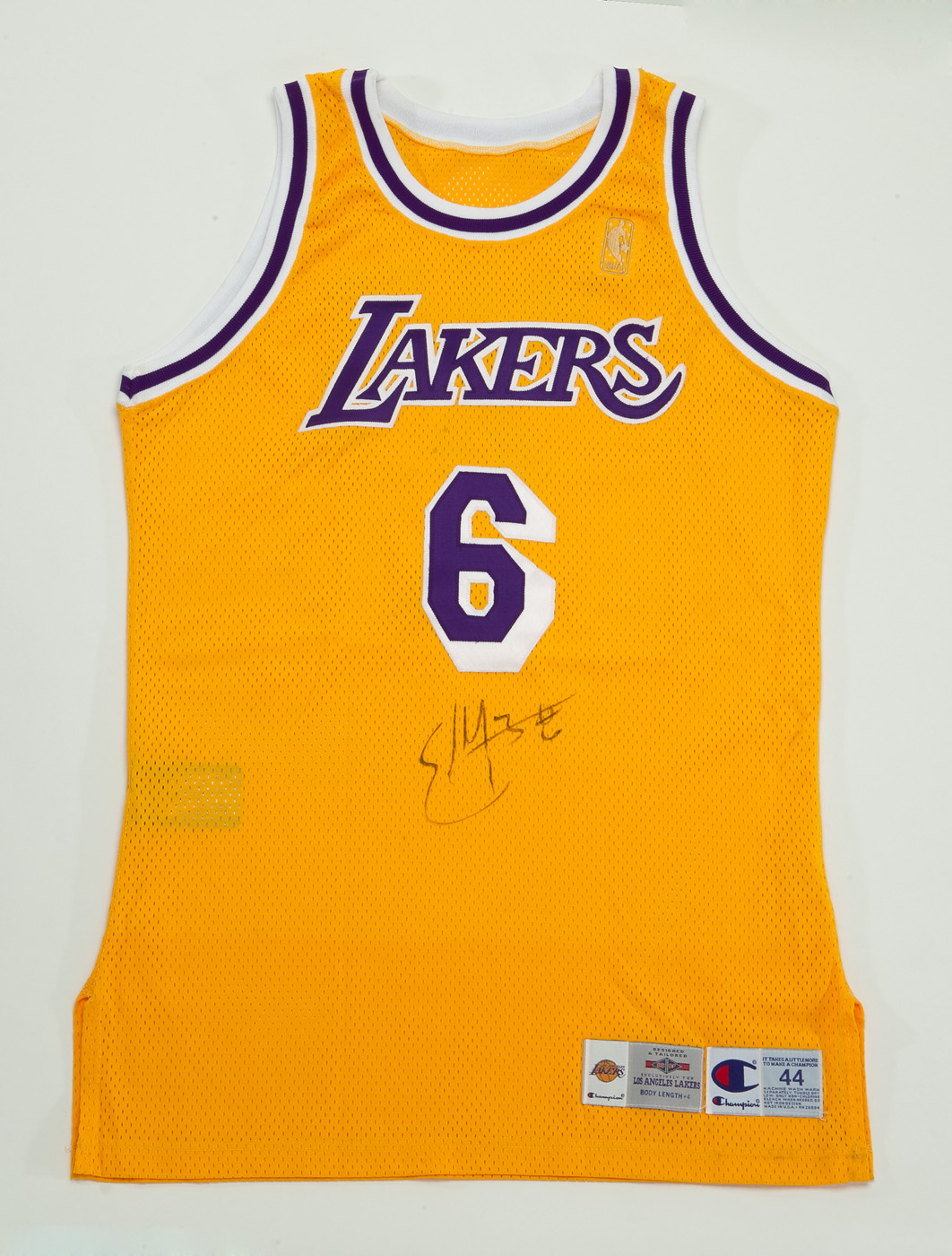 LA Lakers M&N Men's 1996 Eddie Jones #6 Swingman Jersey Gold - The Locker  Room of Downey