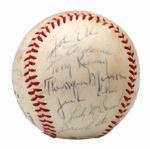 1970 NEW YORK YANKEES TEAM SIGNED BASEBALL INCLUDING AL ROOKIE OF THE YEAR THURMAN MUNSON