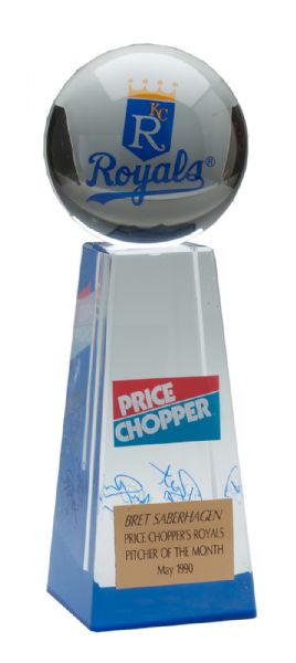 BRET SABERHAGENS SIGNED 1990 PRICE CHOPPERS AWARD FOR AMERICAN LEAGUE PITCHER OF THE MONTH FOR MAY (SABERHAGEN LOA)