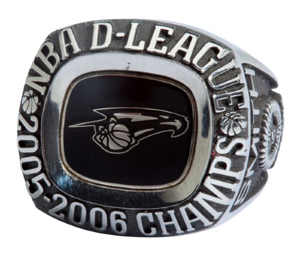 2005-06 ALBUQUERQUE THUNDERBIRDS NBA D-LEAGUE CHAMPIONSHIP RING ISSUED TO COACH LARRY SMITH