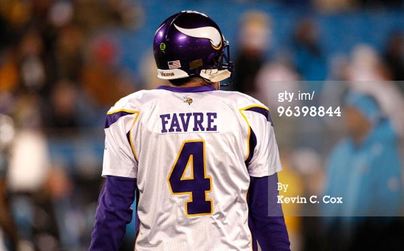 Press Pass Collectibles Vikings Brett Favre 2009 Game used White Reebok Road Jersey Photo Matched