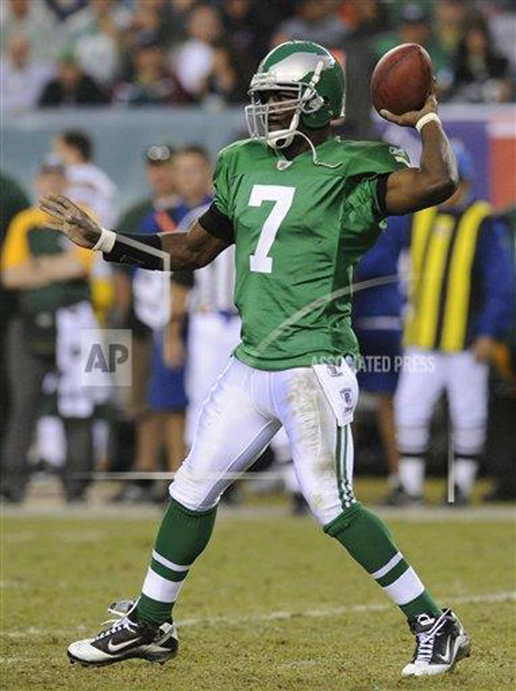 kelly green mike vick jersey