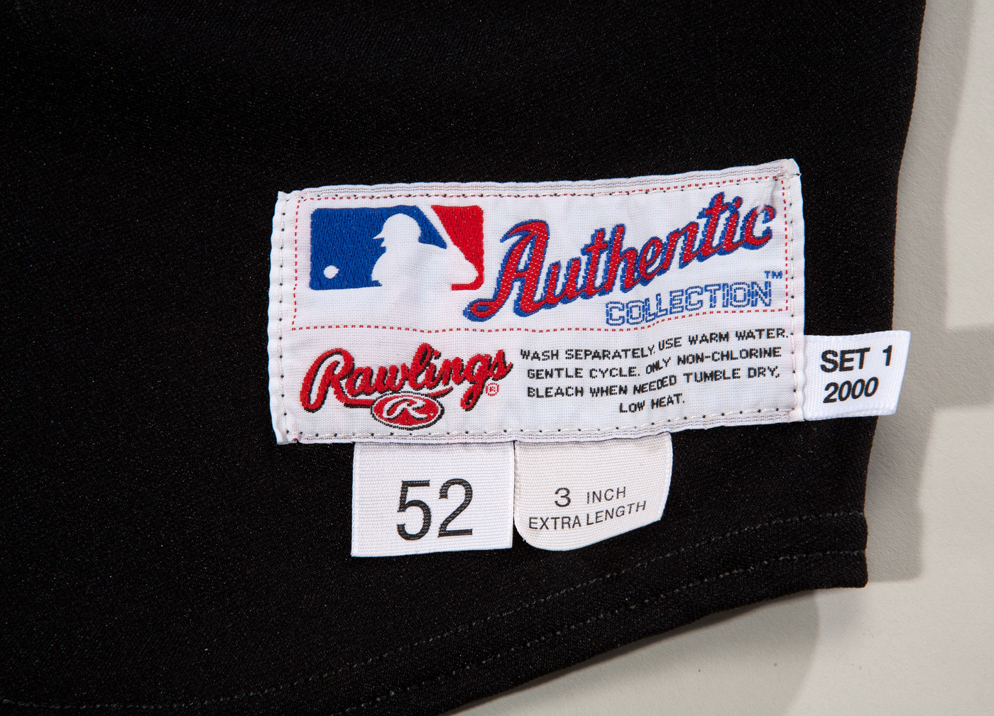 Facsimile Autographed Randy Johnson Arizona Pinstripe Reprint Laser Auto  Baseball Jersey Size Men's XL 