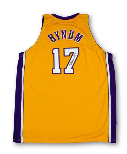 2005-06 ANDREW BYNUM ROOKIE LOS ANGELES LAKERS GOLD GAME WORN AND AUTOGRAPHED HOME JERSEY