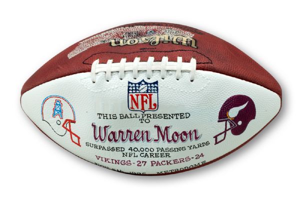 WARREN MOONS 11/5/1995 (MINNESOTA VIKINGS VS. GREEN BAY PACKERS) SIGNED 40,000 PASSING YARDS (NFL CAREER) MILESTONE BALL (MOON LOA)