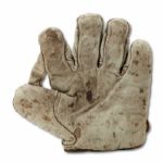 1910S GAME WORN FIELDERS GLOVE ATTRIBUTED TO GEORGE CUTSHAW (HELMS/LA84 COLLECTION)