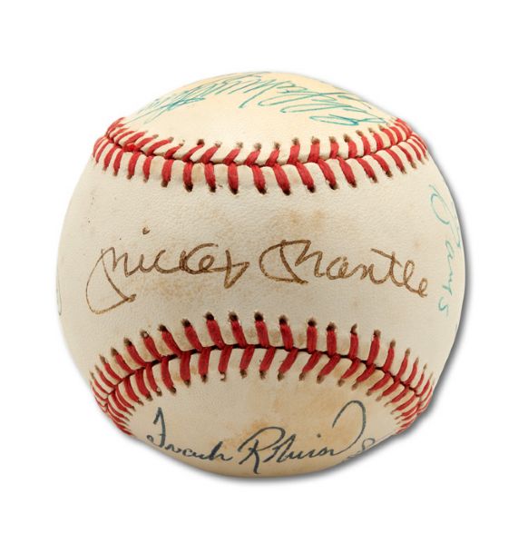500 HOME RUN CLUB AUTOGRAPHED BASEBALL SIGNED BY 11 MEMBERS (BILL RIDDELL COLLECTION)