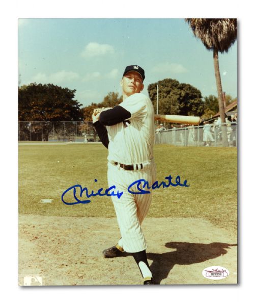MICKEY MANTLE SIGNED 8 BY 10 PHOTO