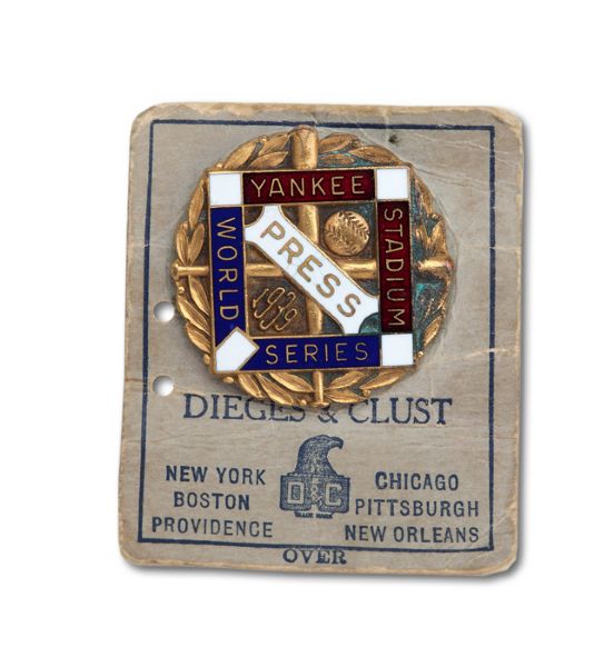 1939 NEW YORK YANKEES WORLD SERIES PRESS PIN UNUSED WITH ORIGINAL DIEGES & CLUST PAPER BACKING (KNICKERBOCKER COLLECTION) 
