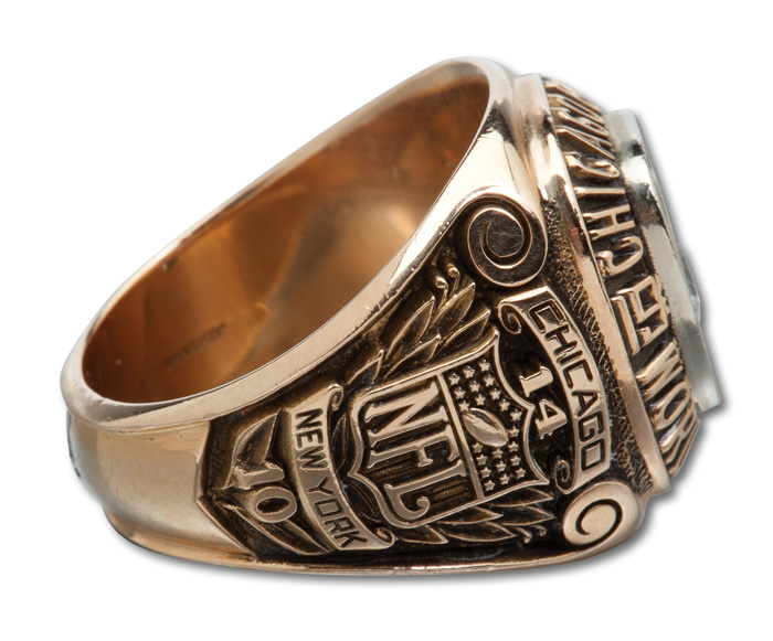 1963 CHICAGO BEARS FOOTBALL WORLD CHAMPIONSHIP RING - Buy and Sell