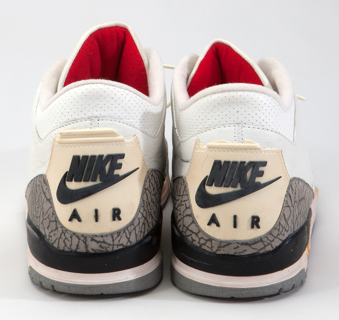 Lot Detail - Michael Jordan Signed Game Worn 1988 Nike Air Alpha Force  Shoe - With Video of Jordan Awarding and Signing the Shoe (BAS)