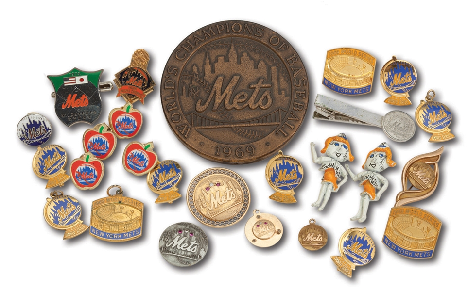 COLLECTION OF NEW YORK METS WORLD SERIES, ALL-STAR GAME, AND OTHER PRESS PINS/CHARMS (SCHEFFING COLLECTION)