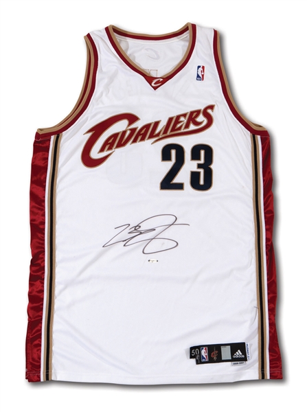 2006-07 LEBRON JAMES AUTOGRAPHED CLEVELAND CAVALIERS GAME WORN HOME JERSEY (MEARS, UDA)